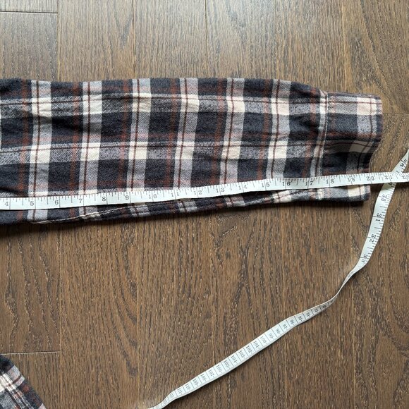 J.Crew Men's Flannel Button Down Shirt - Medium - 100% Cotton - Picture 4 of 6